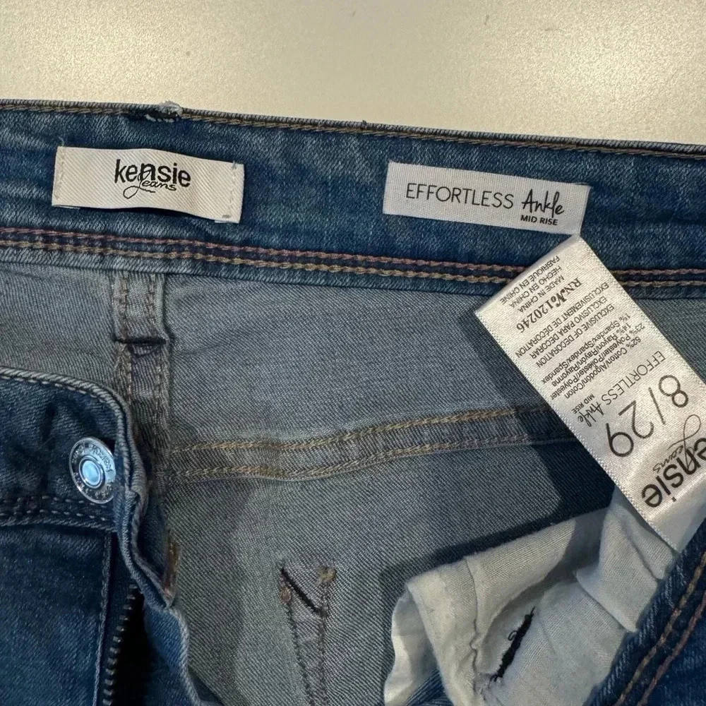 Kensie Effortless Ankle Mid Rise Distressed Jeans Women’s size 8
